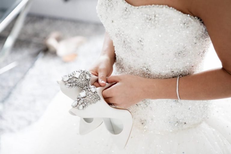 A general guide on storing all types of wedding gowns